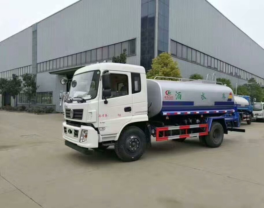 12����ˮ�����Ҽ۸񣬶���12����ˮ����������