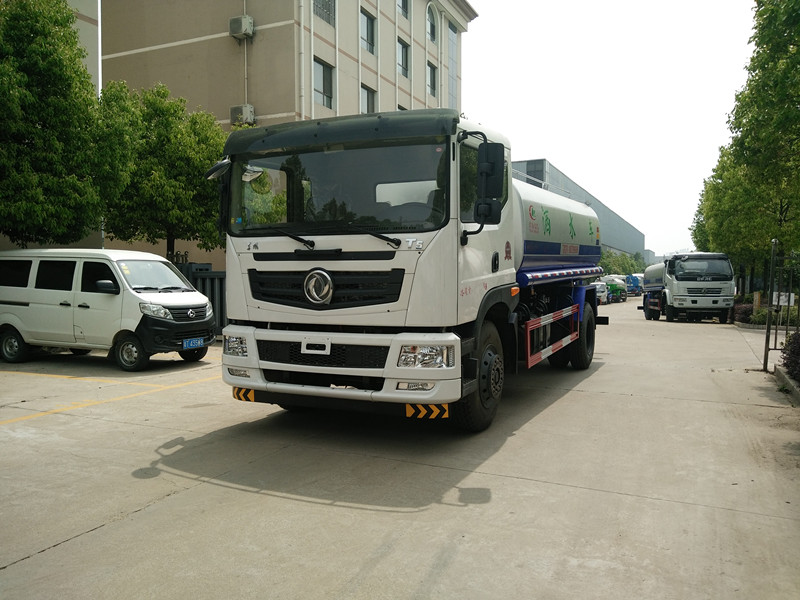 东风15吨洒水车 东风15吨洒水车