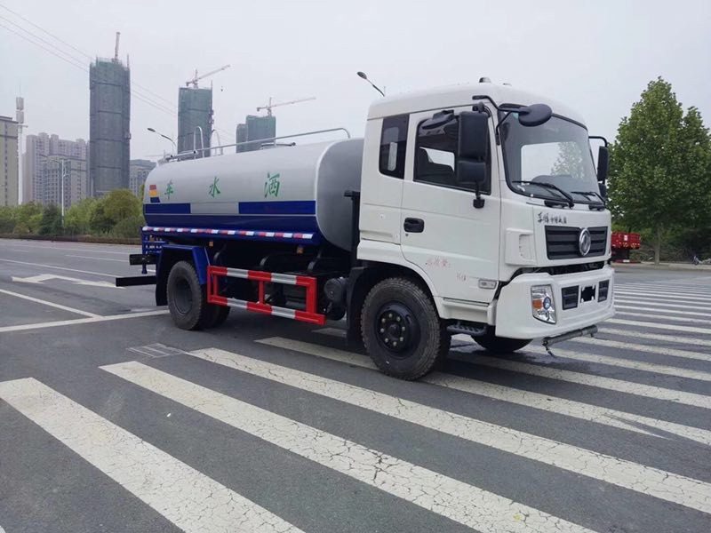 12吨洒水车 12吨洒水车