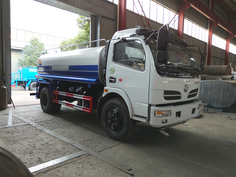 东风福瑞卡8-9吨洒水车 东风福瑞卡8-9吨洒水车