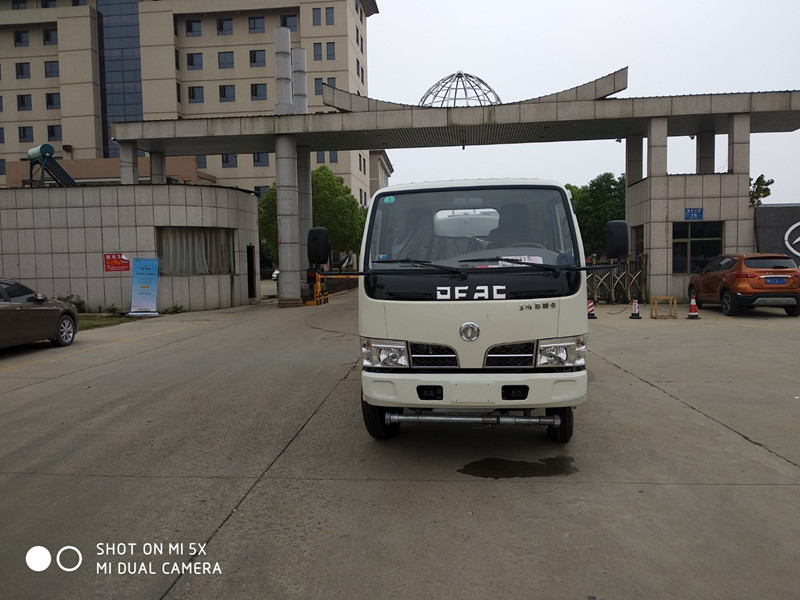 东风5吨洒水车图片 东风5吨洒水车图片