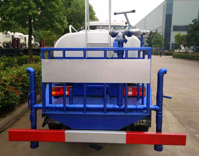 2吨洒水车 2吨洒水车