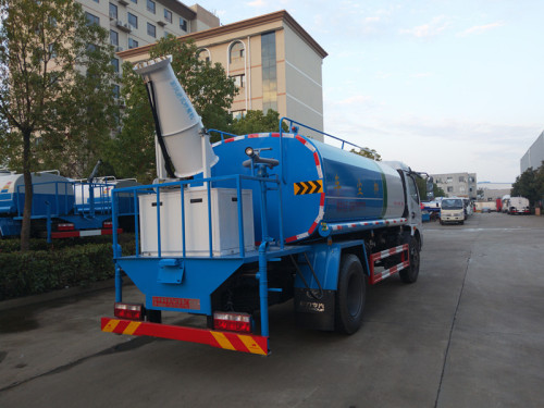 东风多利卡8.73方带雾炮洒水车 东风多利卡8.73方带雾炮洒水车