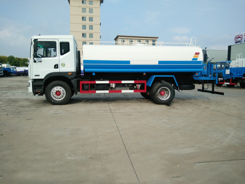 东风洒水车 东风洒水车