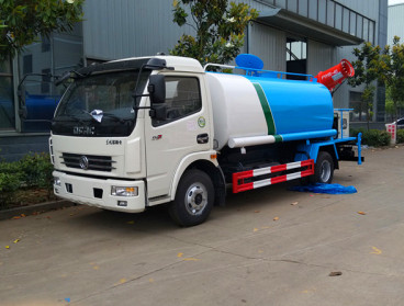 东风大多利卡10方洒水车 东风大多利卡10方洒水车