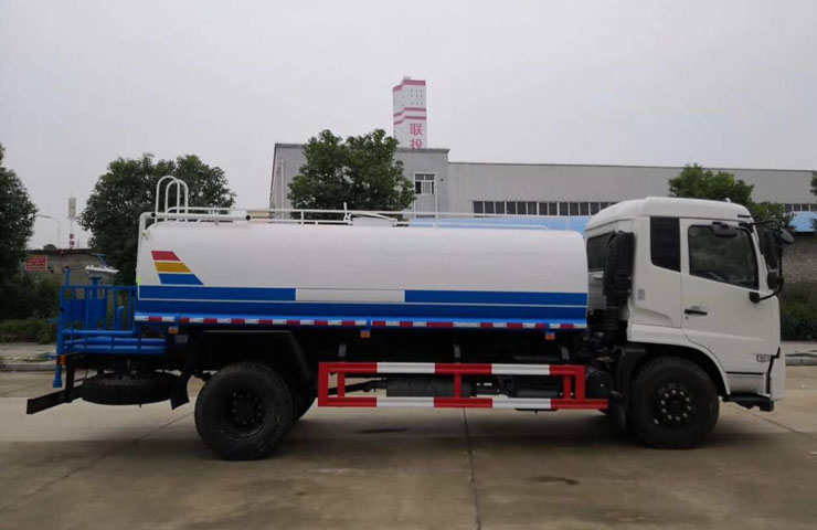 道路洒水车厂家 道路洒水车厂家