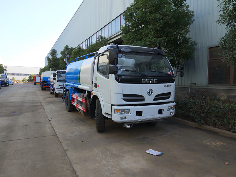 四川洒水车厂家价格 四川洒水车厂家价格