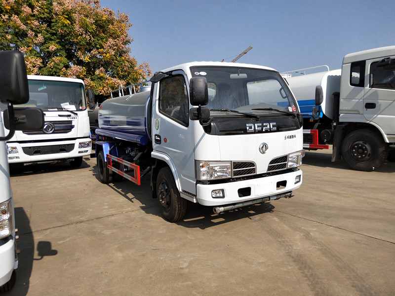 内江洒水车厂家直销 内江洒水车厂家直销