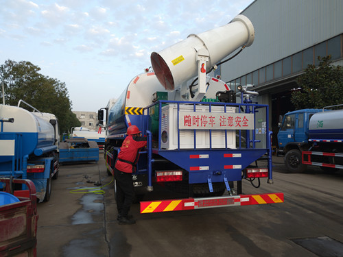 临沧洒水车厂家价格 临沧洒水车厂家价格