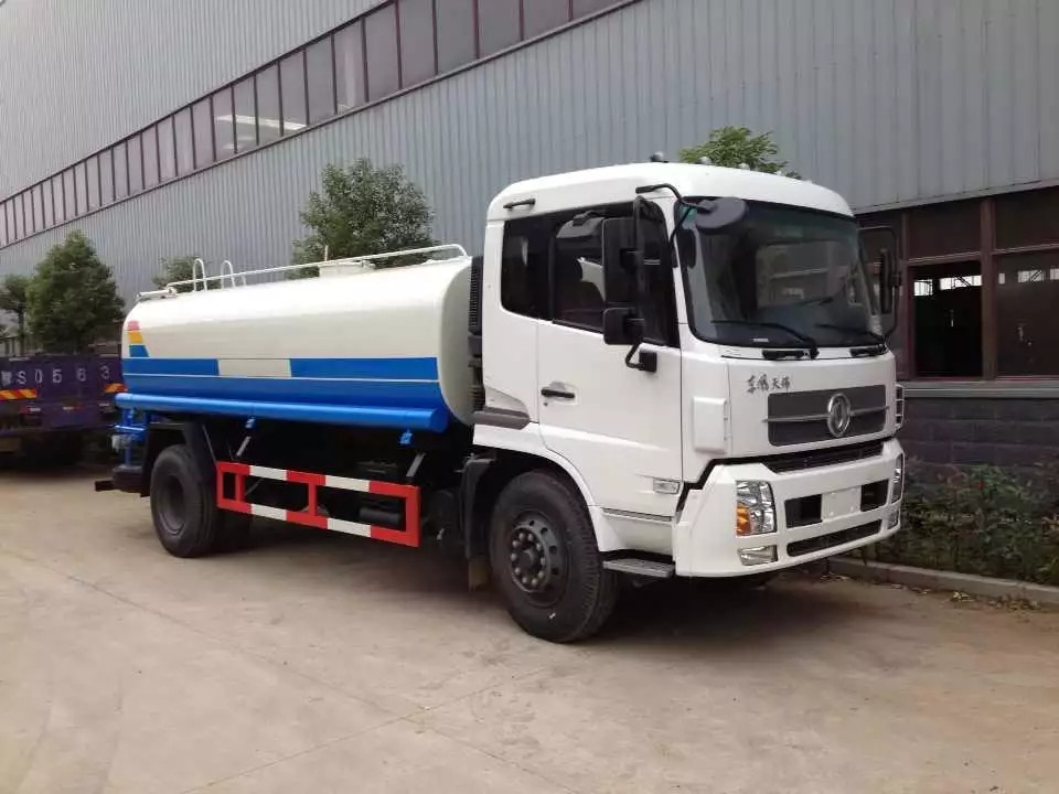 东风洒水车 东风洒水车