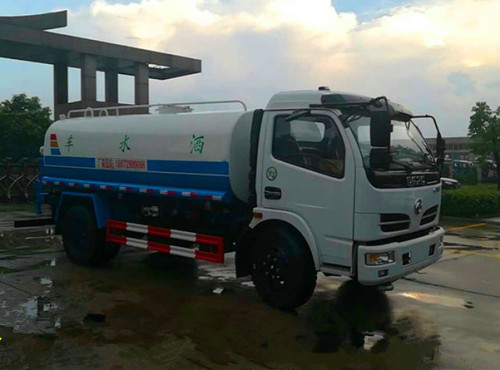 8吨洒水车 8吨洒水车