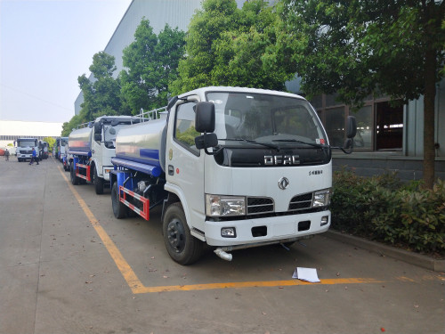 福瑞卡洒水车 福瑞卡洒水车