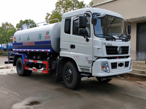 环卫洒水车图片 环卫洒水车图片