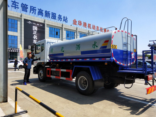 多功能洒水车报价 多功能洒水车报价