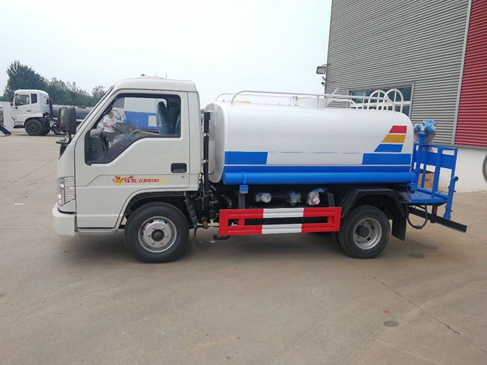 3吨洒水车 3吨洒水车