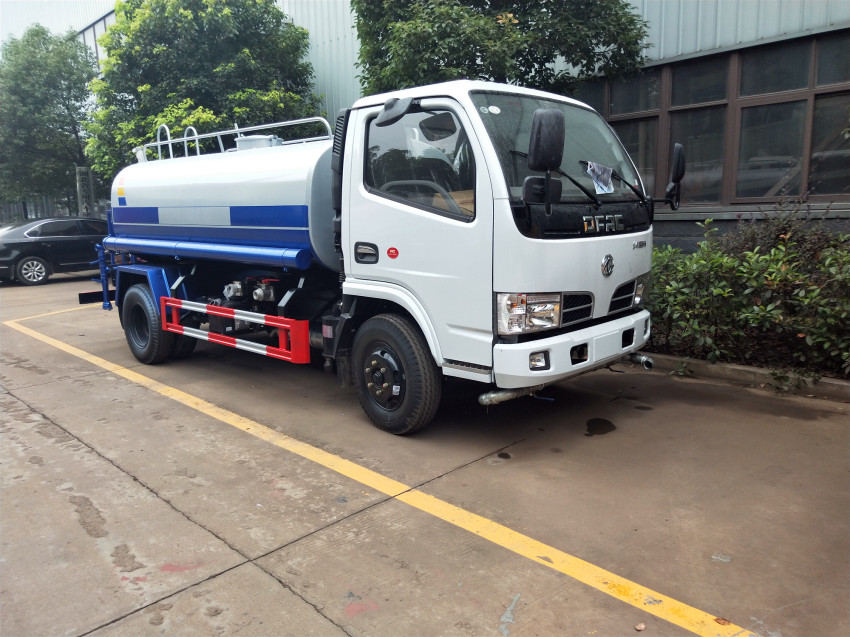 专用洒水车 专用洒水车