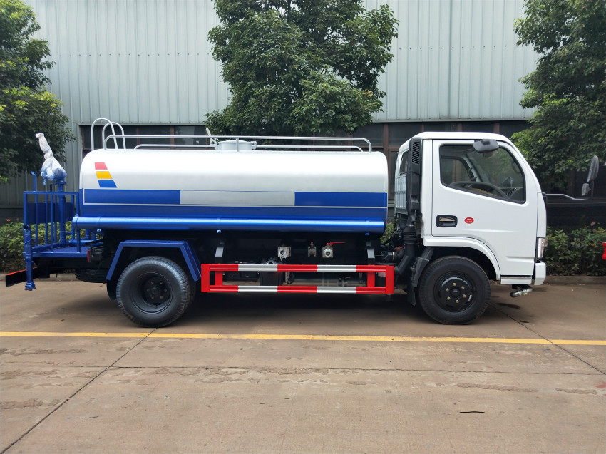 专用洒水车 专用洒水车