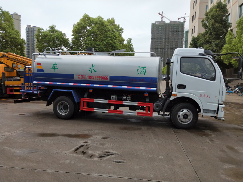 多利卡洒水车 多利卡洒水车