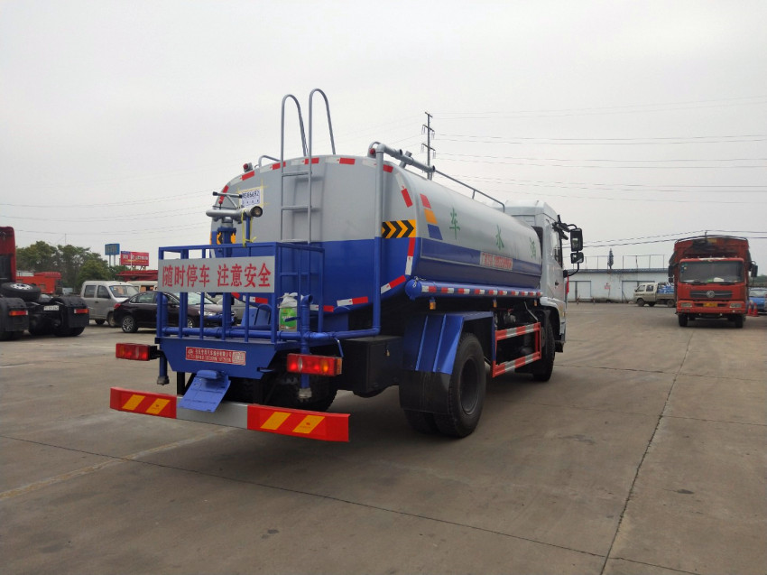 湖北程力洒水车 湖北程力洒水车