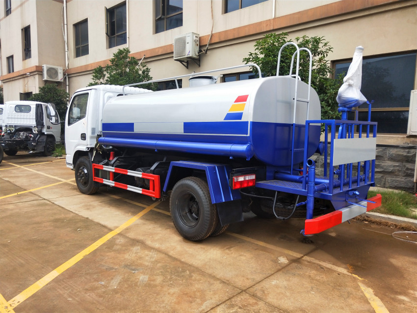 洒水车生产厂家 洒水车生产厂家