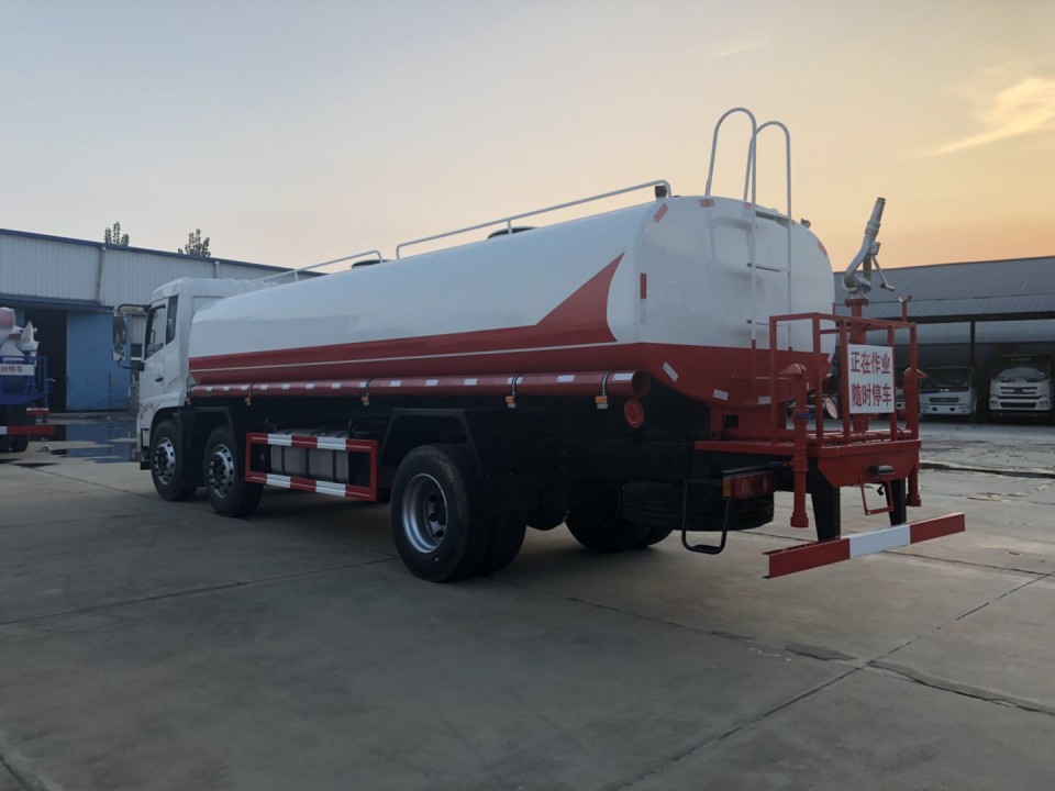 东风天锦小三轴洒水车厂家底盘配置-程力集团 东风天锦小三轴洒水车厂家底盘配置-程力集团