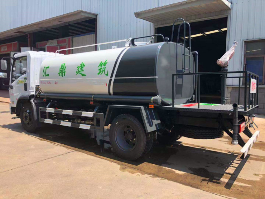 厂家直销洒水车,湖北程力 厂家直销洒水车,湖北程力