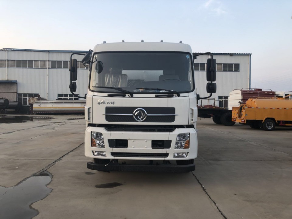 ������ˮ��ͻȻɲ����������Ϊ�����ˣ�˾����ů��