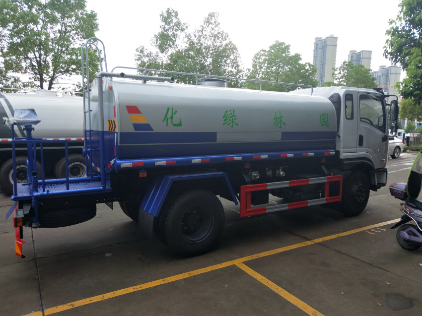 东风D1洒水车12吨图片展示 东风D1洒水车12吨图片展示
