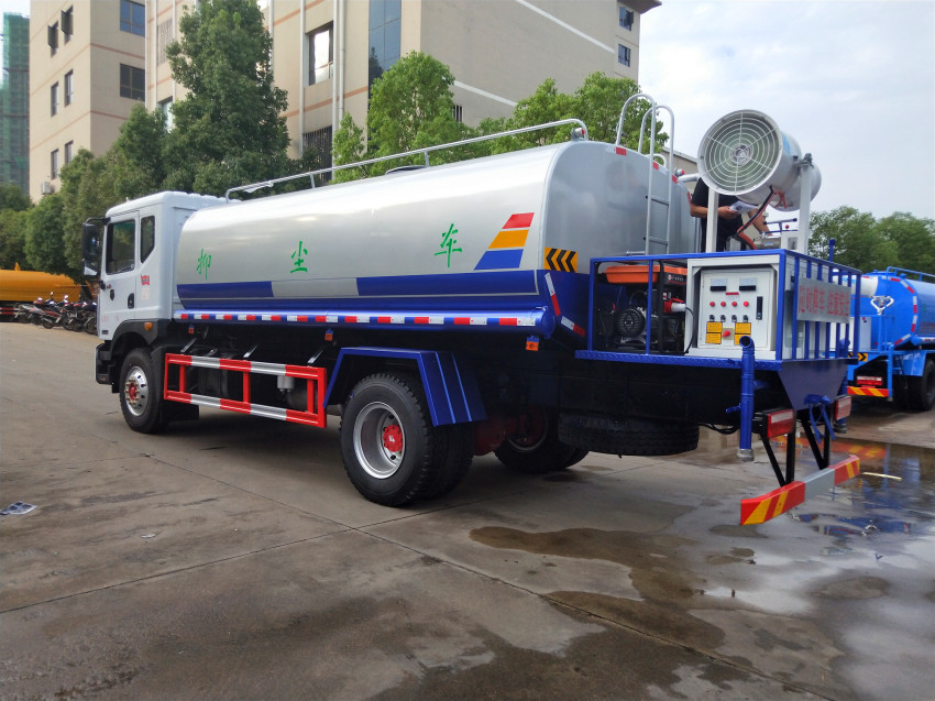 雾泡洒水车厂家 雾泡洒水车厂家