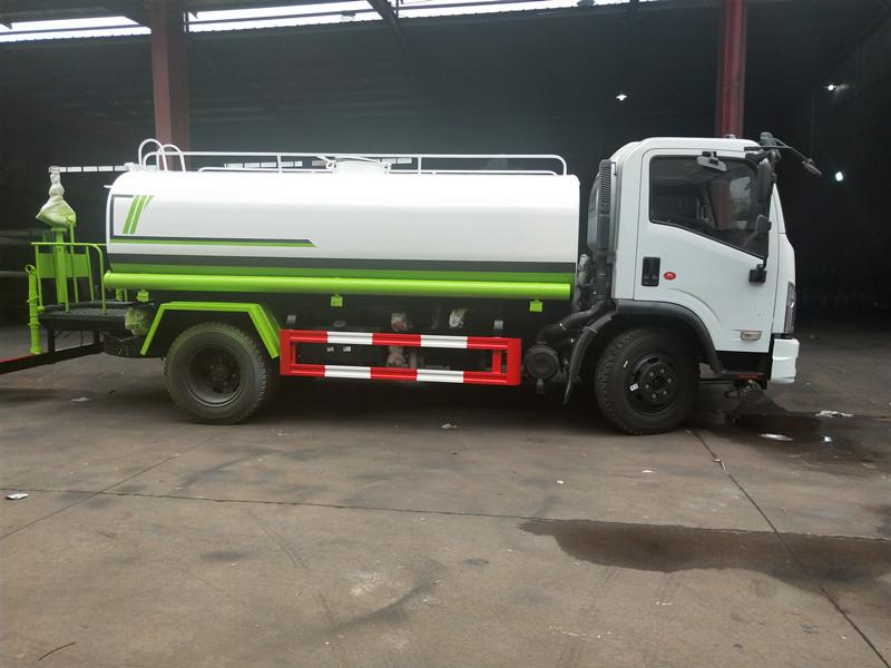 东风8吨洒水车 东风8吨洒水车