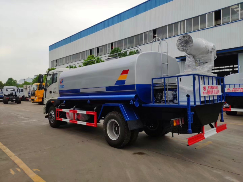 雾炮洒水车 雾炮洒水车
