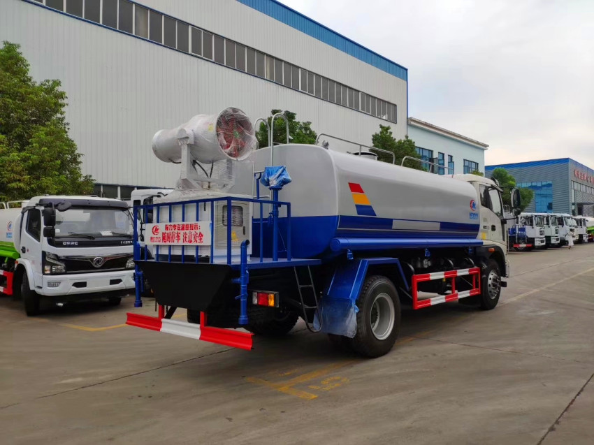 雾炮洒水车 雾炮洒水车