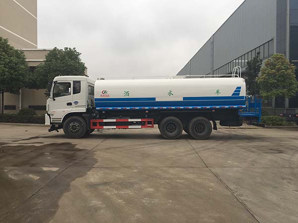 洒水车 洒水车