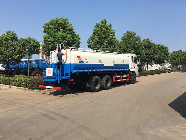 洒水车 洒水车