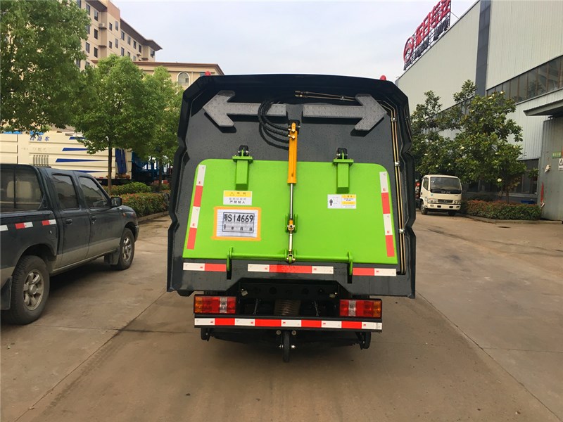 福田3吨扫路车 福田3吨扫路车
