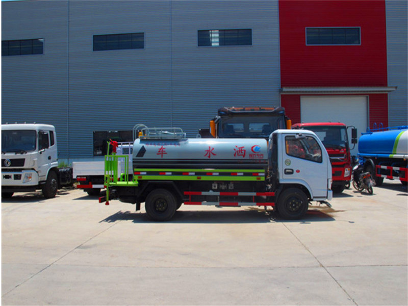 东风多利卡洒水车 东风多利卡洒水车