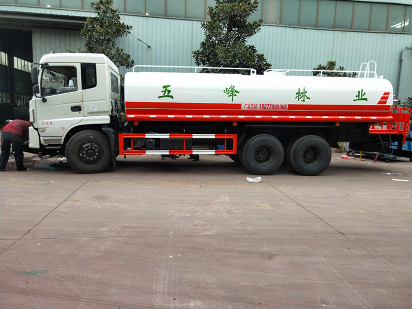 东风20吨洒水车 东风20吨洒水车