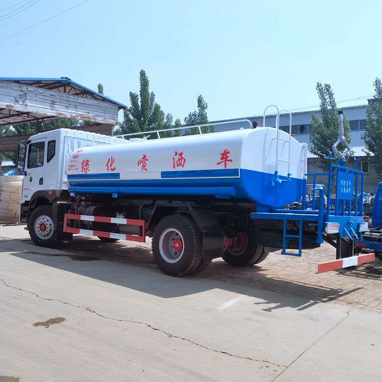 12吨洒水车 12吨洒水车