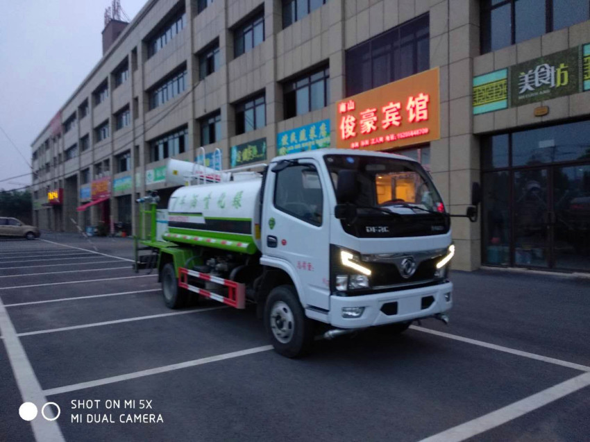 伴君长兴牌AAA5075GSSE6型洒水车 伴君长兴牌AAA5075GSSE6型洒水车