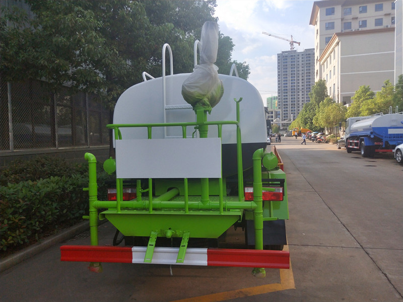 东风多利卡水罐车 东风多利卡水罐车