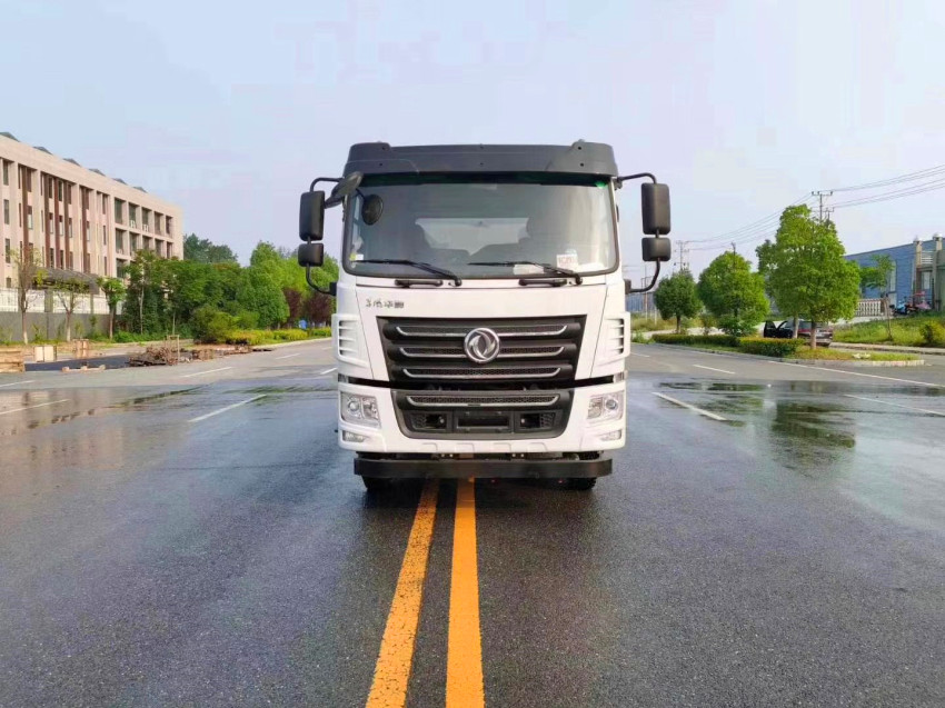 东风转底12吨洒水车 东风转底12吨洒水车