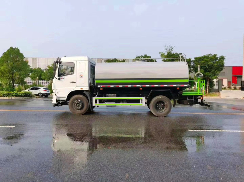 东风转底12吨洒水车 东风转底12吨洒水车