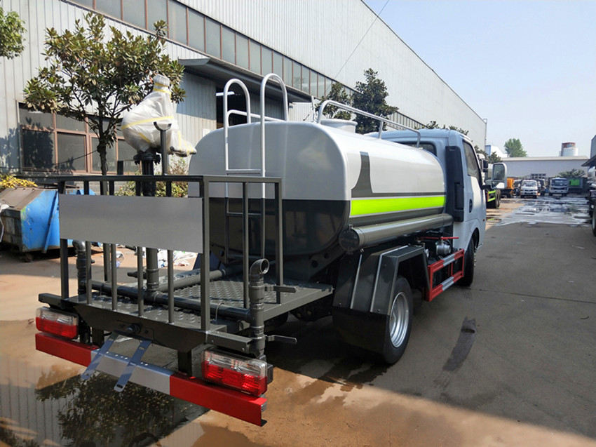 小型洒水车 小型洒水车