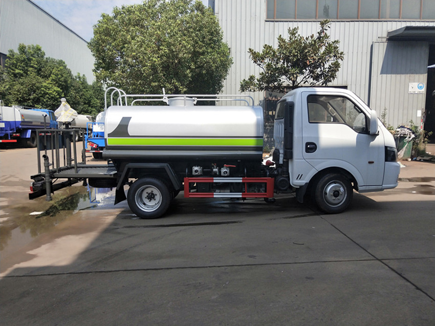 小型洒水车 小型洒水车