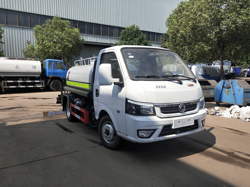 小型洒水车 小型洒水车