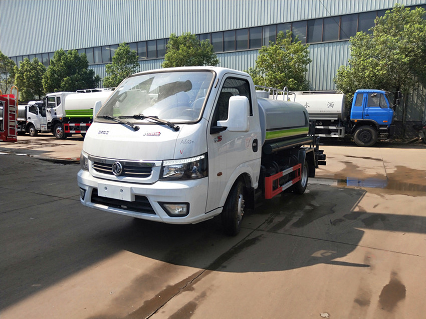 小型洒水车 小型洒水车