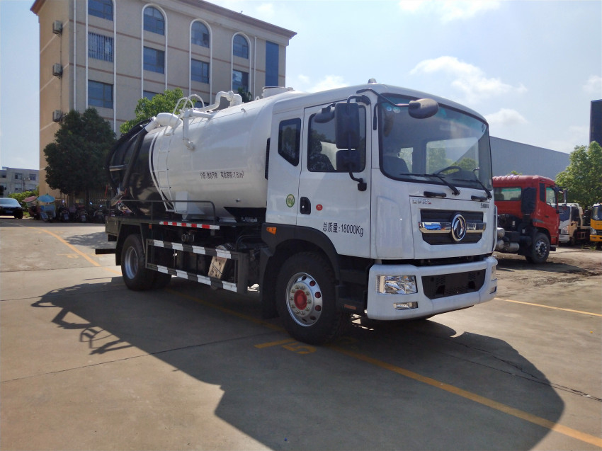 东风D9吸污车 东风D9吸污车