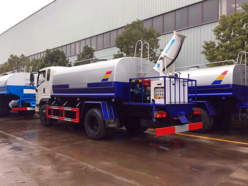 十方洒水车 十方洒水车