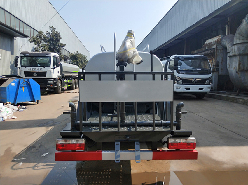 厂区用小型洒水车多少钱-多功能洒水车价格-程力洒水车生产厂家 厂区用小型洒水车多少钱-多功能洒水车价格-程力洒水车生产厂家