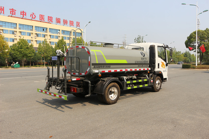重汽5吨洒水车 重汽5吨洒水车